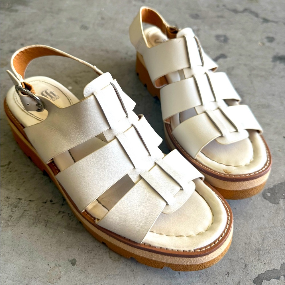 Sofft Cream White Leather Platform Fisherman Sandals